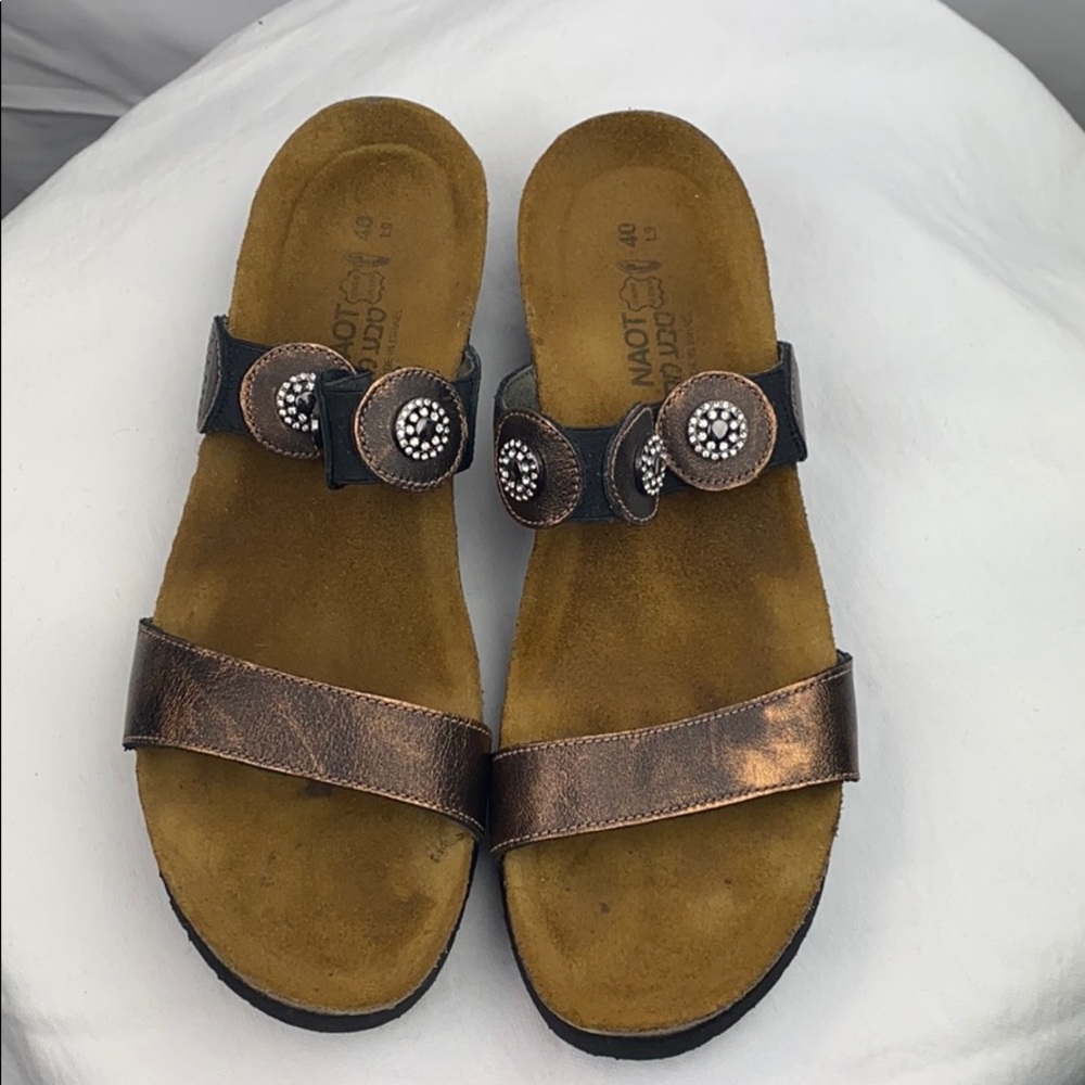 NOAT like new brown metallic slip on sandals